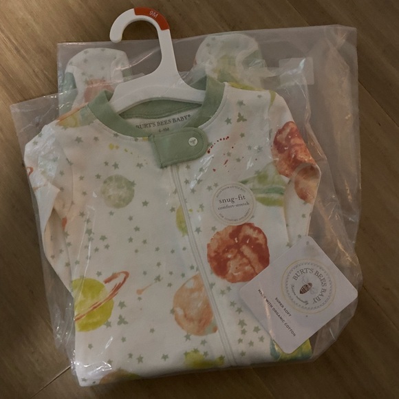 ⭐️NWT! Burts Bees Baby zip-up Pj’s, size 6-9mo - Picture 3 of 7